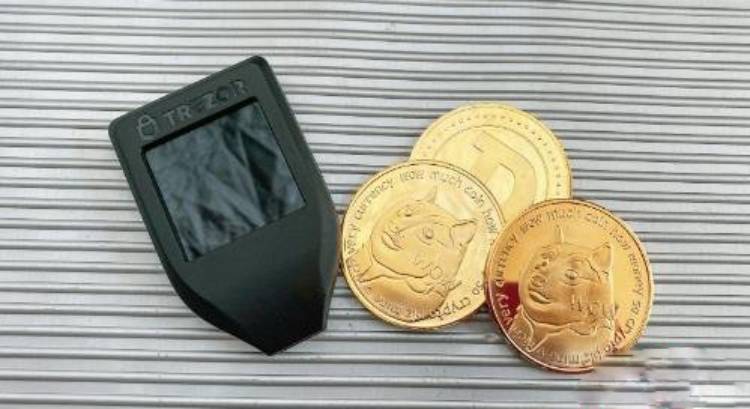 硬件钱包保护加密货币：2025推荐及使用指南