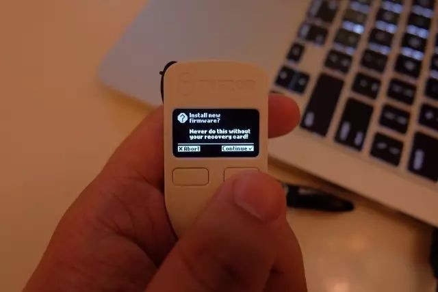TREZOR硬件钱包开箱评测及使用教程！